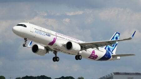 Airbus A321XLR: Exploring the Benefits and Risks of the Revolutionary Aircraft Airbus A321XLR: Exploring the Benefits and Risks of the Revolutionary Aircraft