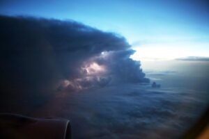 Storm captured B787 Pilot