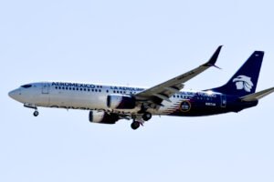 Aeromexico B738 Reegistered as N957AM