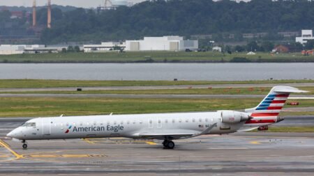 American Airlines CRJ-900
