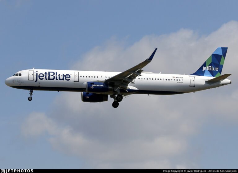JetBLue N993JE