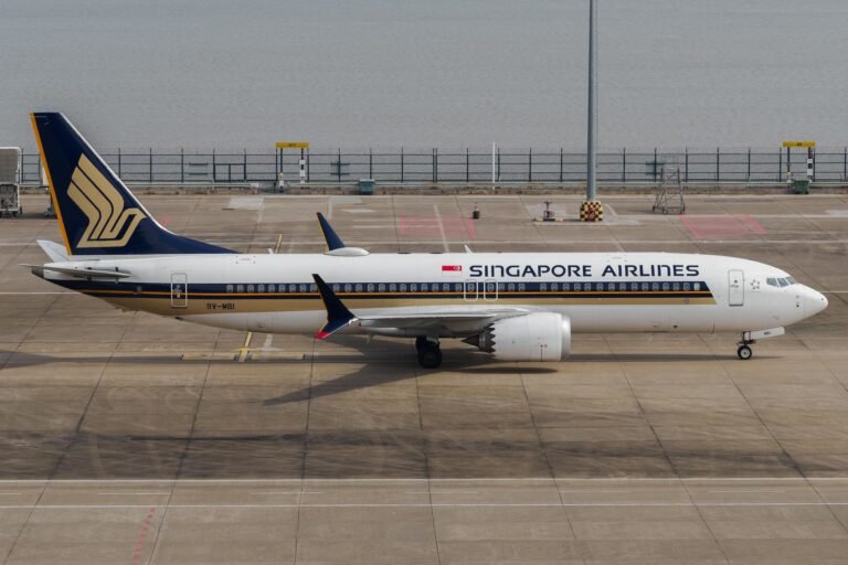 Singapore Airlines Boeing 737-8 MAX