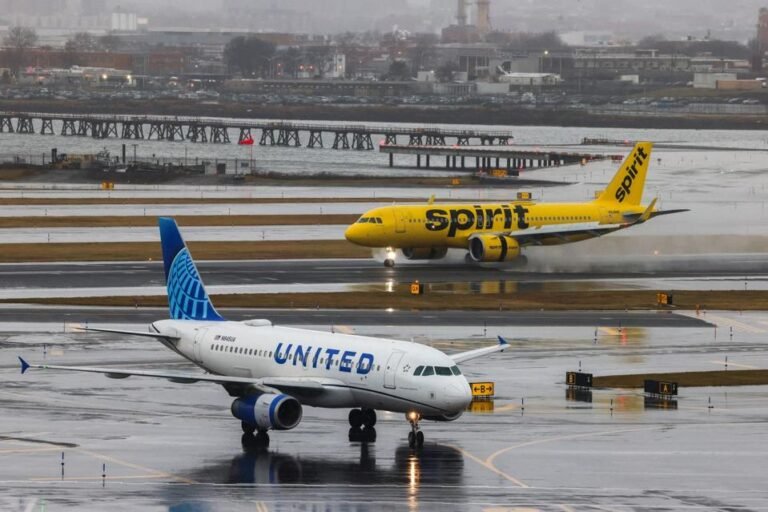 United Airlines Opts Out of Bidding for Spirit Airlines’ Assets United and Spirit Airlines A320s