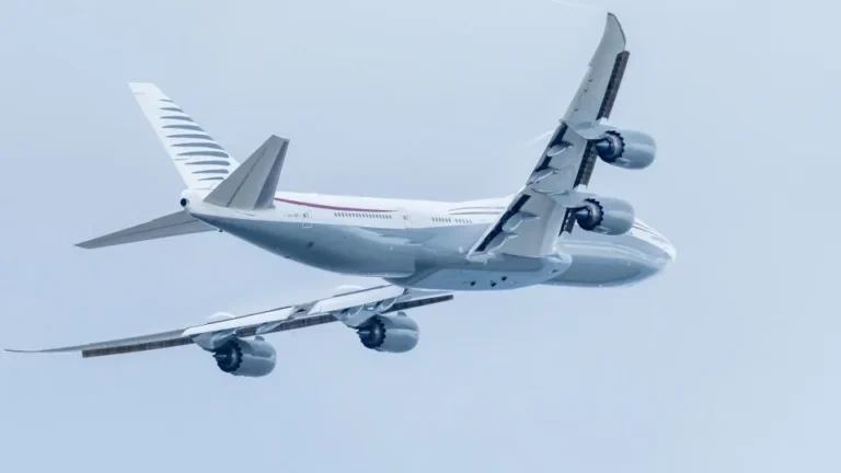 US Air Force Modifies Qatar-Donated Boeing 747-8 for Presidential Transport