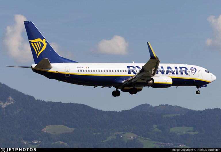 Ryanair's Boeing 737-8AS - Registered as EI-DWX