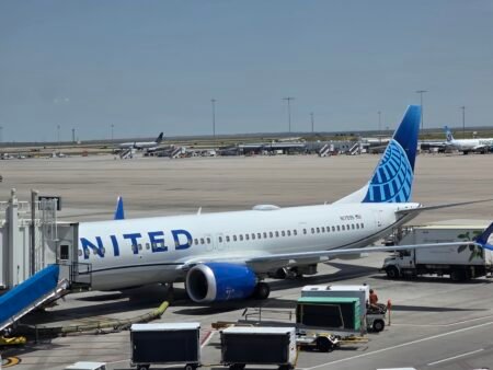 United's Bold Claim: Is American Airlines Really Losing $800 Million at Chicago O'Hare?